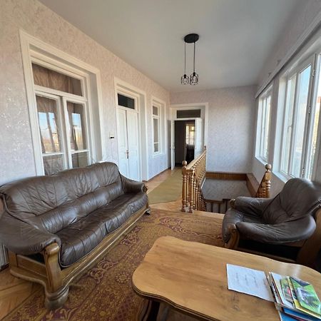 תלאווי Guesthouse Lilia &Wine Celler מראה חיצוני תמונה
