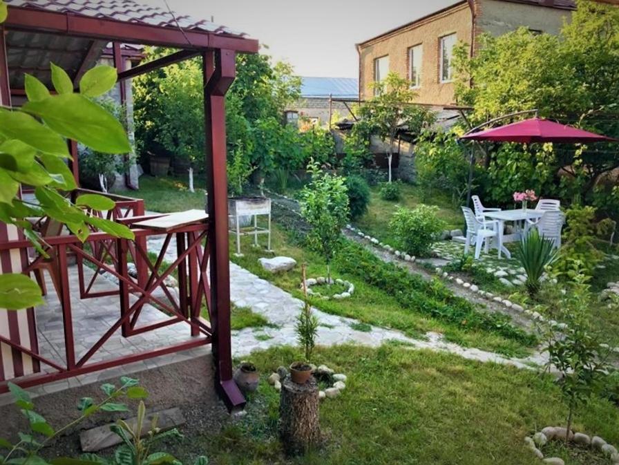 תלאווי Guesthouse Lilia &Wine Celler מראה חיצוני תמונה