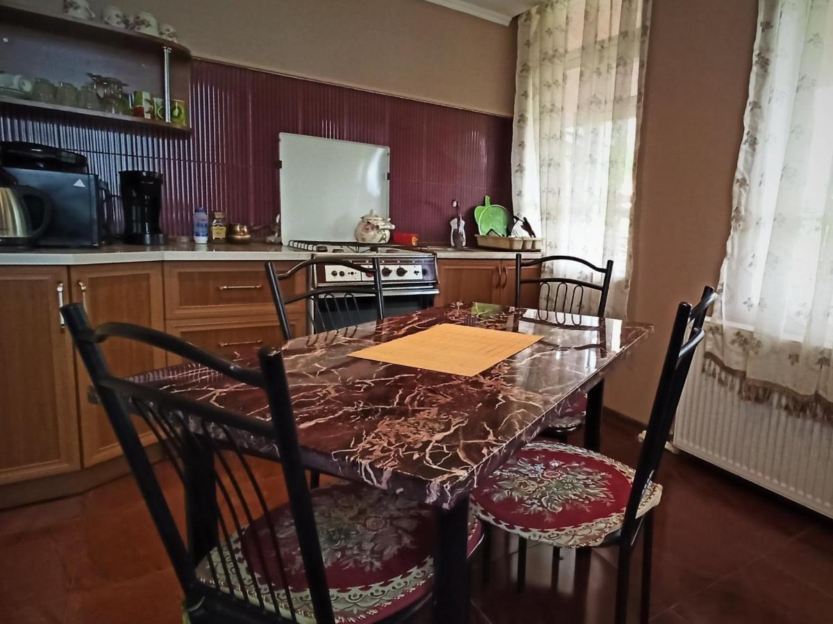 תלאווי Guesthouse Lilia &Wine Celler מראה חיצוני תמונה