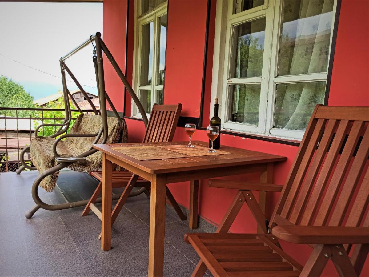 תלאווי Guesthouse Lilia &Wine Celler מראה חיצוני תמונה